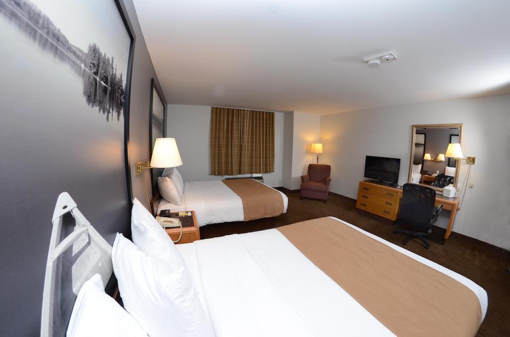 Queen Room with Two Queen Beds - Non-Smoking