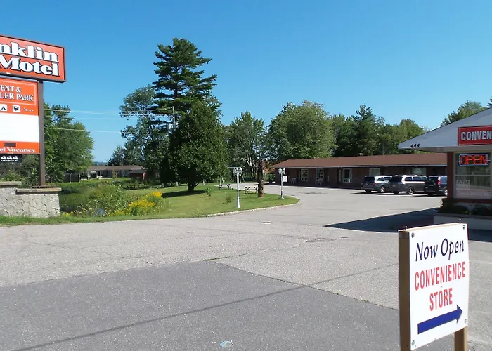 Dog friendly hotels Franklin , Tent & Trailer Park